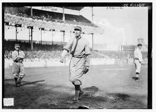 Bob Groom (at center), Washington AL, at Polo Grounds, NY (baseball)