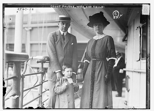 Count Moltke, wife and child