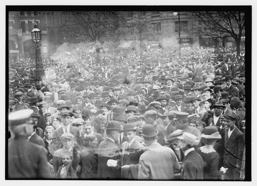 Crowd at Gaynor funeral