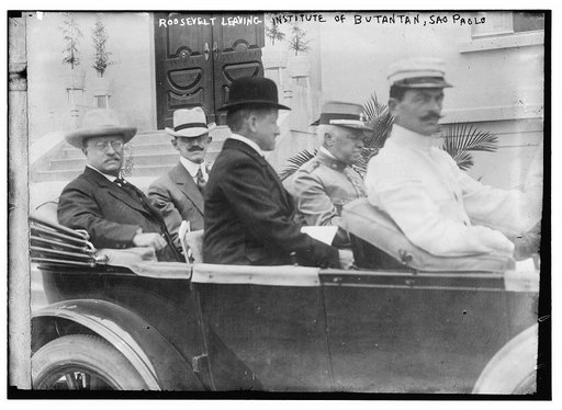 Roosevelt leaving Institute of Butantan, Sao Paolo