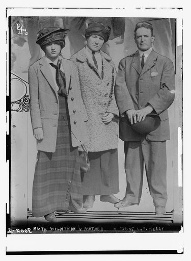 Ruth Wightman & Mother and "Gen." C.T. Kelly
