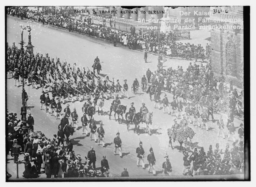 Kaiser and troops return to Berlin