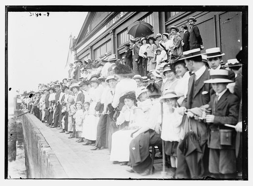 SANTA ANNA crowd