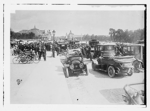 Autos requisitioned -- Paris