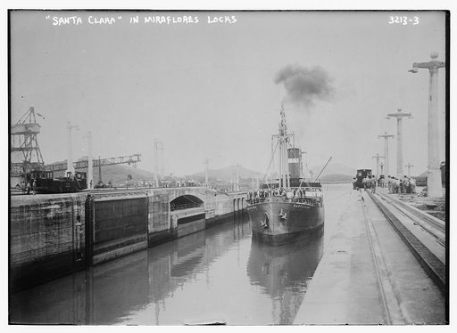 SANTA CLARA in Miraflores locks