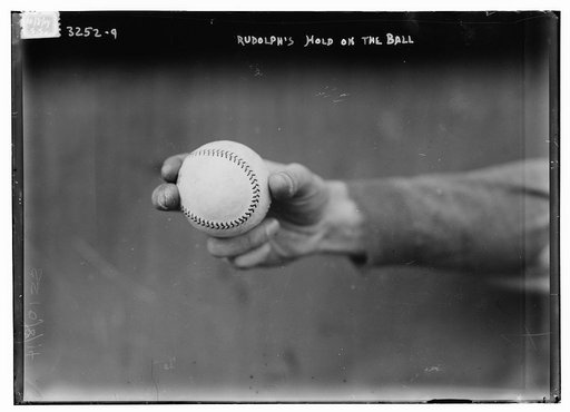 Dick Rudolph's grip on ball, Boston NL (baseball)