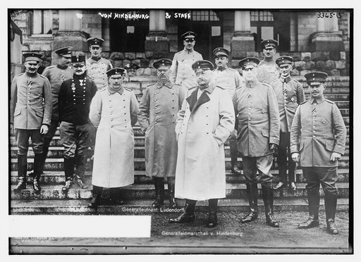 Von Hindenburg and staff