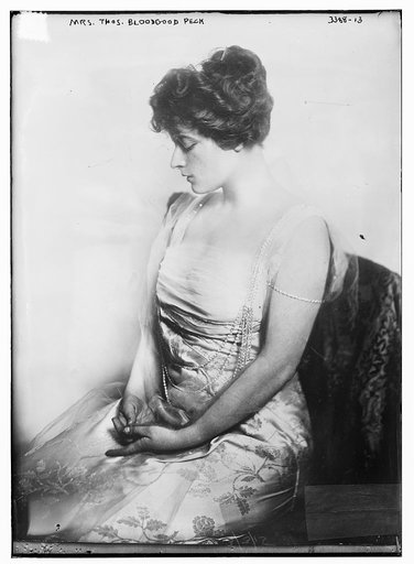 Mrs. Thos. Bloodgood Peck