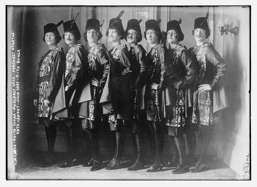 C. Nichols -- Edith Sloan -- Margaret Luce -- Margaret Overton -- Kath. Lamont -- Julia Edey -- Rita Boker
