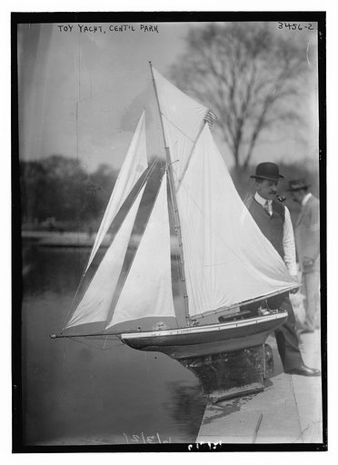 Toy yacht, Cent'l [Central] Park