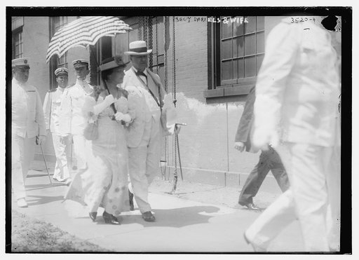 Sec'y Daniels and wife