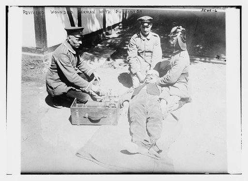 Reviving wounded German with Pulmotor