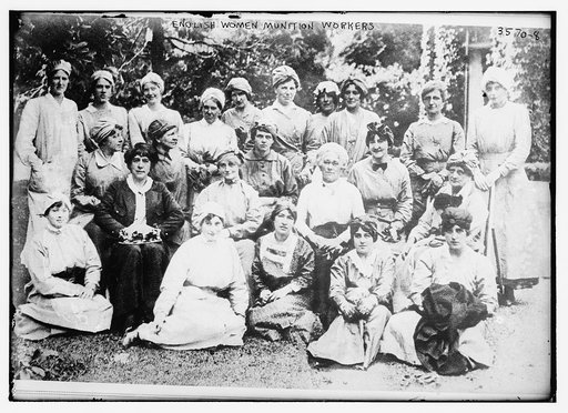 English women munition workers