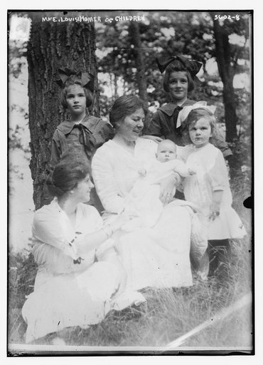 Mme. Louise Homer and children