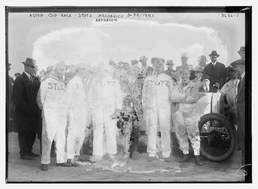 Astor Cup Race -- Stutz mechanics & drivers (Anderson)