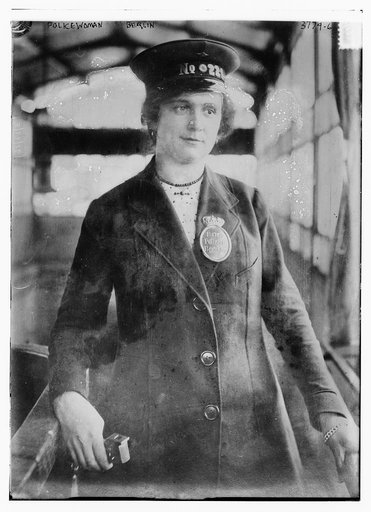 Policewoman [i.e. ticket controller], Berlin