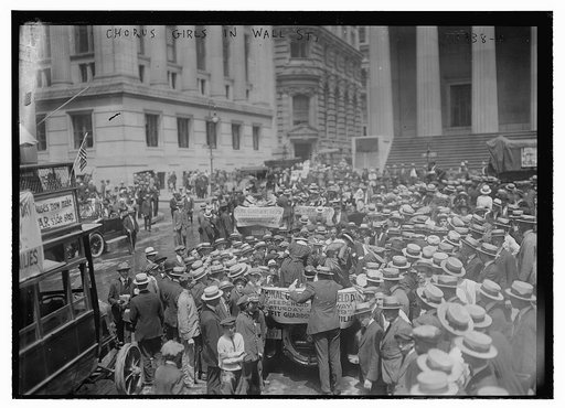 Chorus girls in Wall St.