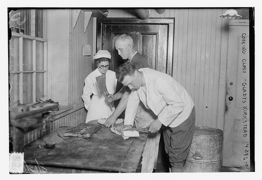 Cooking class -- Gladys Kirkstead [i.e. Kierstead