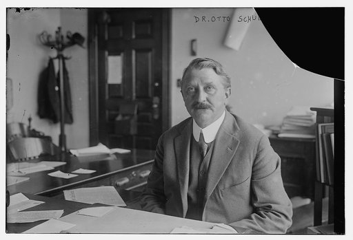 Dr. Otto Schultze