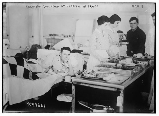 Feeding wounded hospital in France
