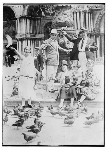 Gigli & wife -- D'E Curtiss [i.e. De Curtis] & wife