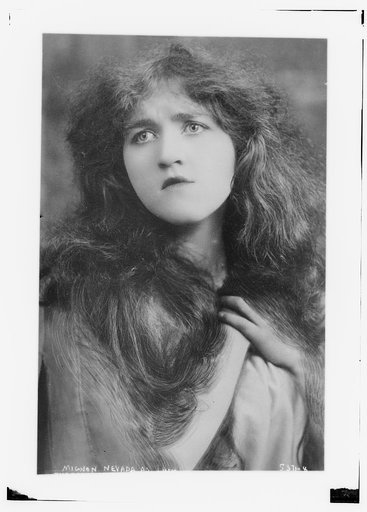 Mignon Nevada as "Lucia"