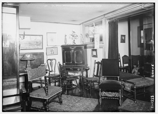 Boone [living room