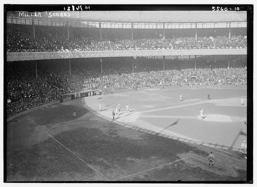 Elmer Miller scores in Yankee-Giant World Series game on 10/5/1921 in Polo Grounds (baseball)