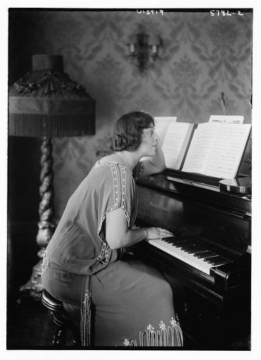 Fitziu (at piano)