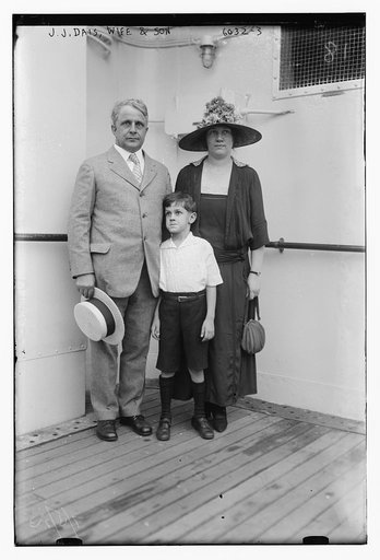 J.J. Dais [i.e. Davis], wife, and son