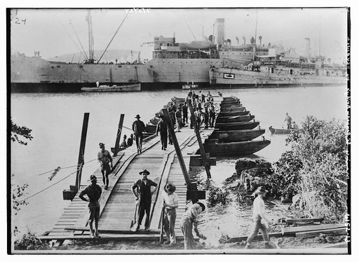 Marines & pontoon bridge to "Syrius" [i.e. USS Sirius
