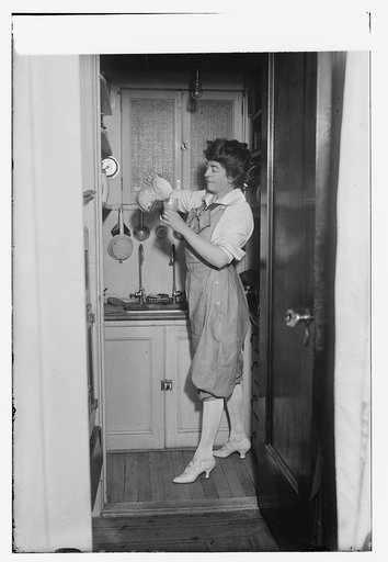 Maude [i.e. Maud]  Powell
