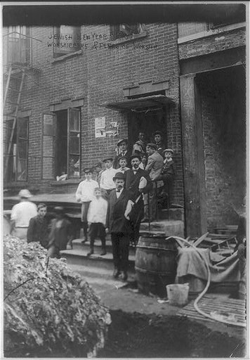 Tenement as synagogue.