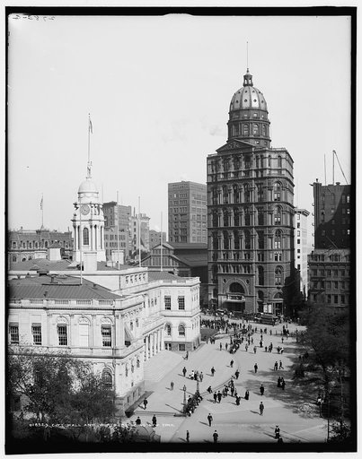 City Hall and World Building, New York.