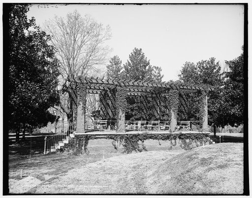 Rostrum, National Military Cemetery, Vicksburg, Miss.