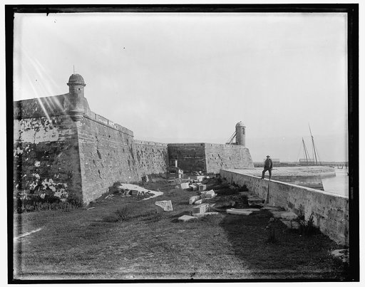 St. Augustine, Fla., the water battery at Fort Marion