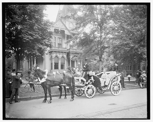 Detroit, Mich., Bi-Centenary Celebration, Floral Parade, carriage of E. Bonner