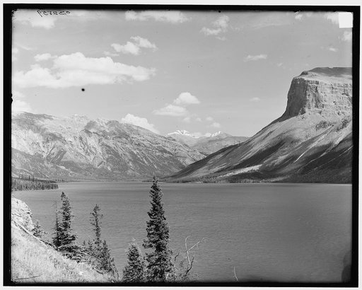 Lake Minnewanka