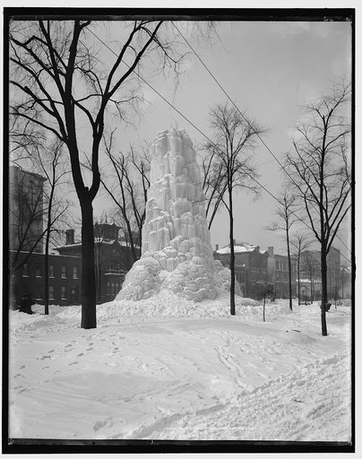 Detroit, Mich., Washington Blvd., fountain of ice