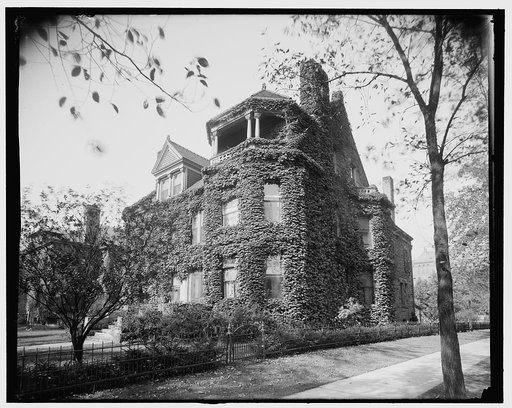 Detroit, Mich., residence of Henry Russel (side view)