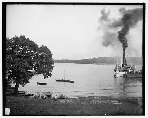 Lake Winnipesaukee, N.H., steamer at wharf at Weirs