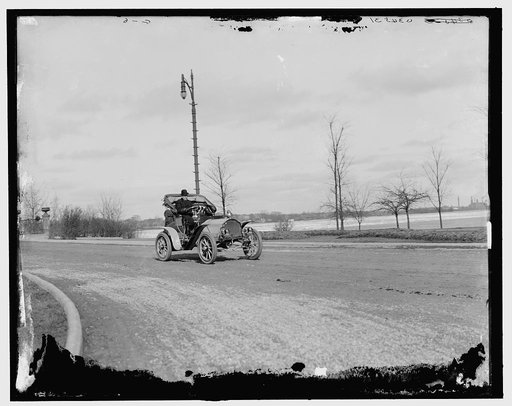 Automobile: Packard, model N runabout two seater
