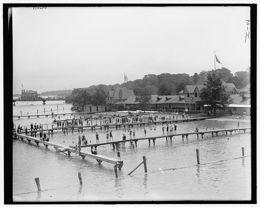 Detroit, Mich., bath house, Belle Isle