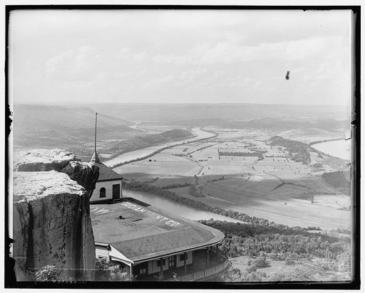 Chattanooga : the Tennessee River from Lookout Mountain