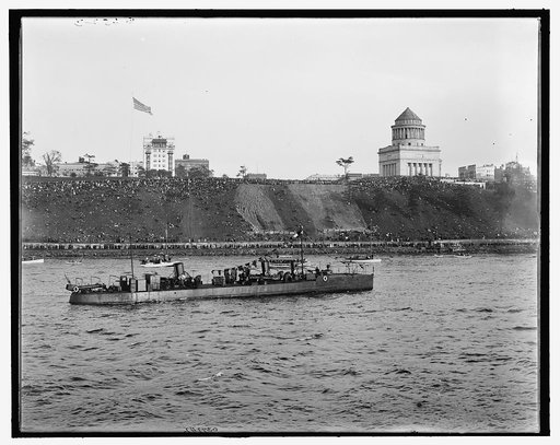 New York, N.Y., Grant's Tomb from river