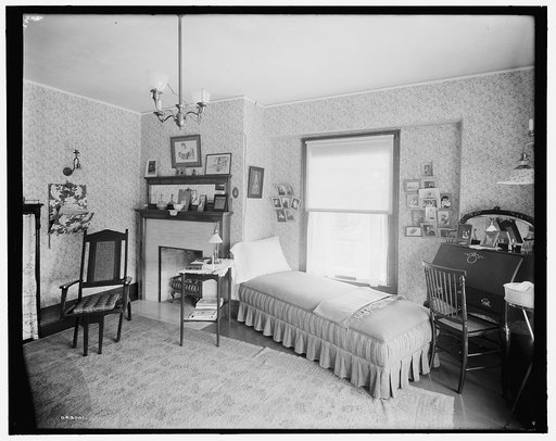 Detroit, Mich., residence of A.E. Silk, bedroom