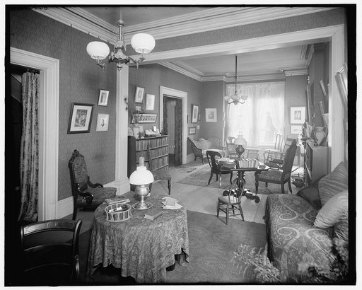Detroit, Mich., interior, 121 Henry St., sitting room