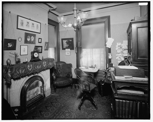Detroit, Mich., Douglas residence library