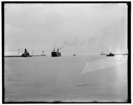 Cleveland, Ohio, entrance to harbor