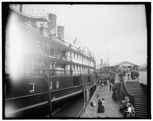 Detroit, Mich., departure of Chamber of Commerce excursion